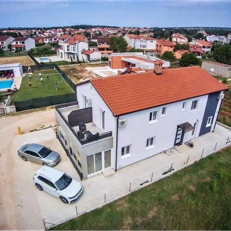 Apartments Mojeljeto Fazana Guest house