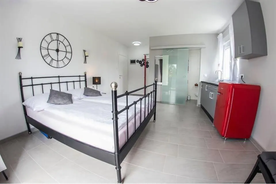 Apartments Mojeljeto Fazana Guest house